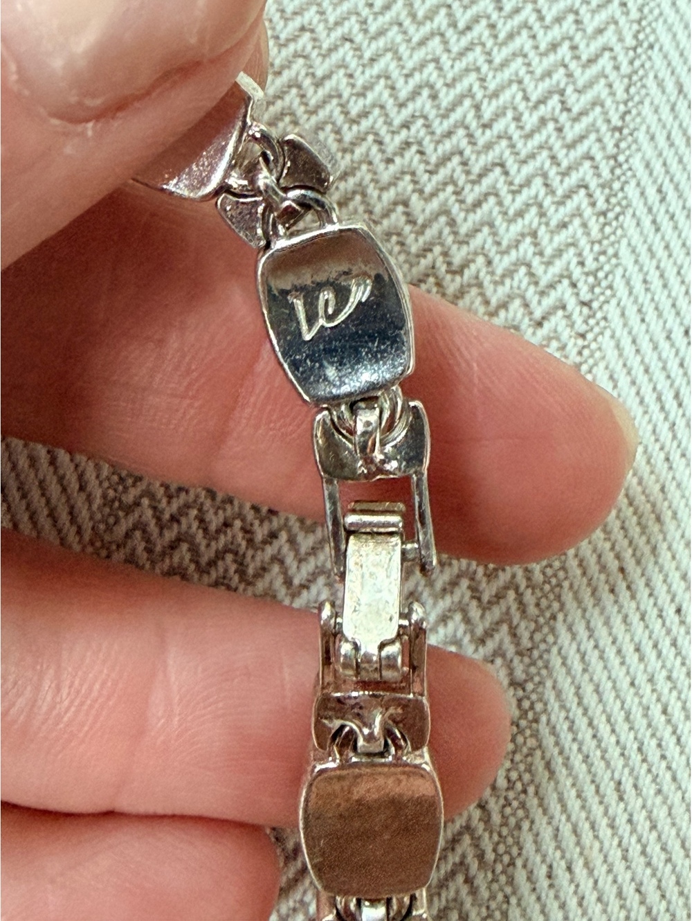 Vintage Liz Claiborne Green Cabochon Link Bracelet Signed - Picture 5 of 7